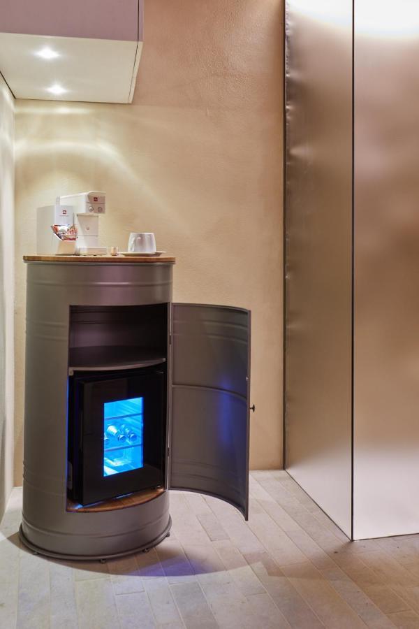 One Suite San Marino Bagian luar foto