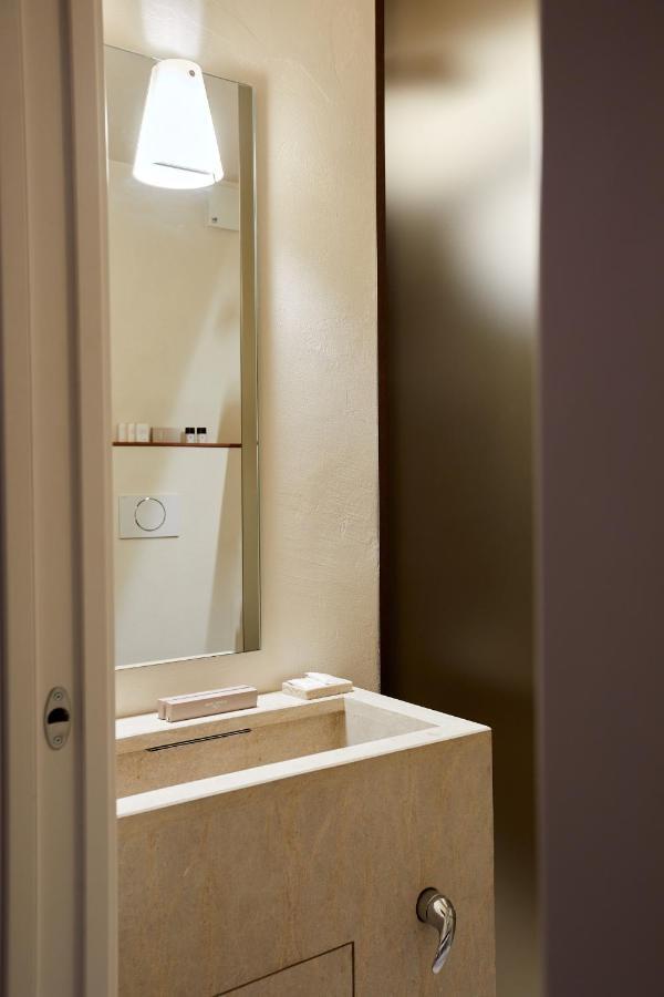 One Suite San Marino Bagian luar foto